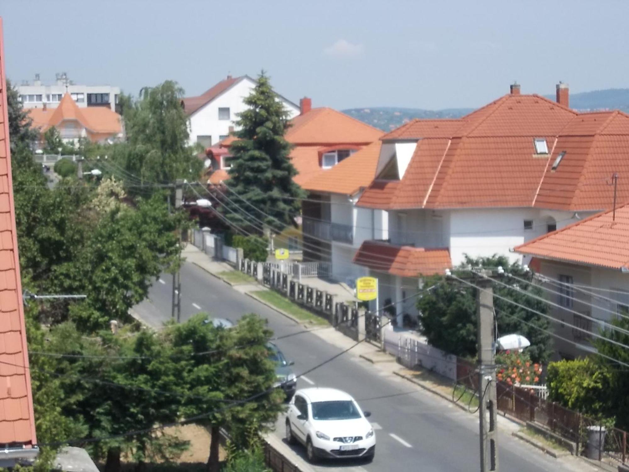 Judit Vendeghaz Heviz Ruang foto